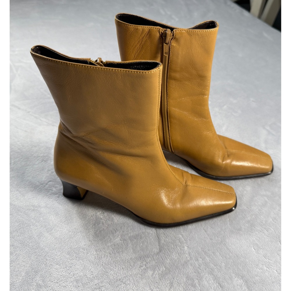 Etienne Aigner Ankle Boots Tan Leather Siz 6M Zip Up Heel